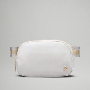 NWT Lululemon Everywhere Belt Bag Vapor Gold White Logo Strap 1L